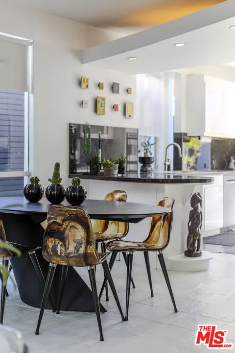 8752 Rangely Avenue West Hollywood, CA 90048