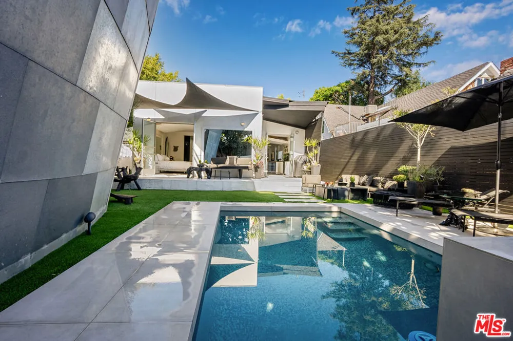 8752 Rangely Avenue West Hollywood, CA 90048