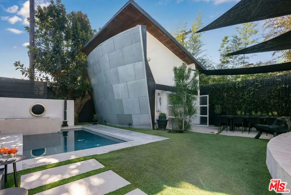 8752 Rangely Avenue West Hollywood, CA 90048