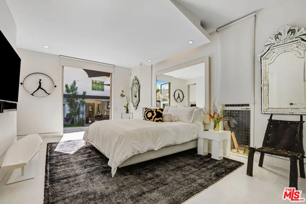 8752 Rangely Avenue West Hollywood, CA 90048