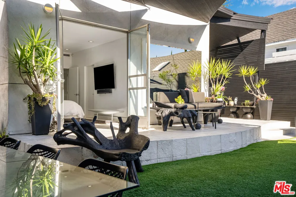 8752 Rangely Avenue West Hollywood, CA 90048