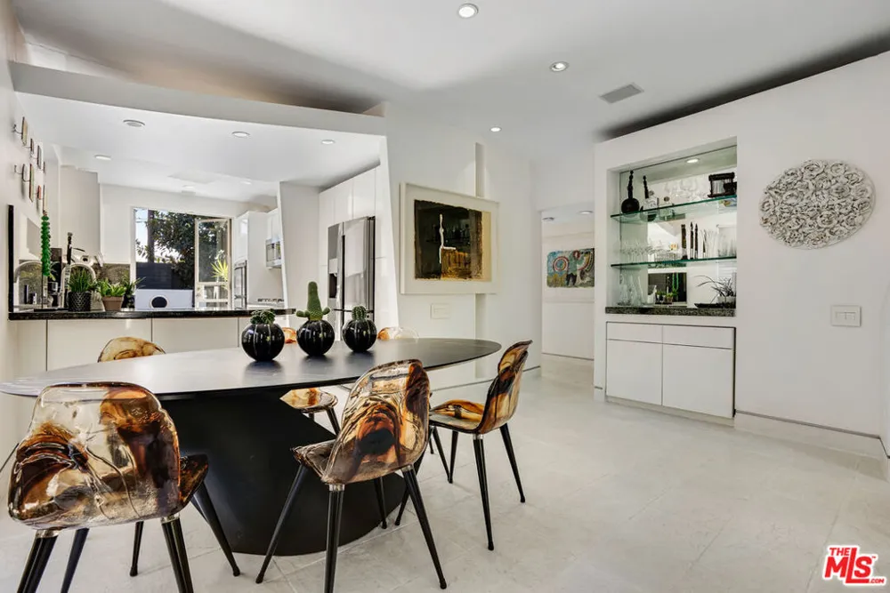 8752 Rangely Avenue West Hollywood, CA 90048
