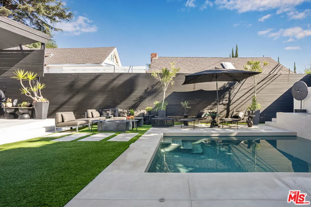 8752 Rangely Avenue West Hollywood, CA 90048