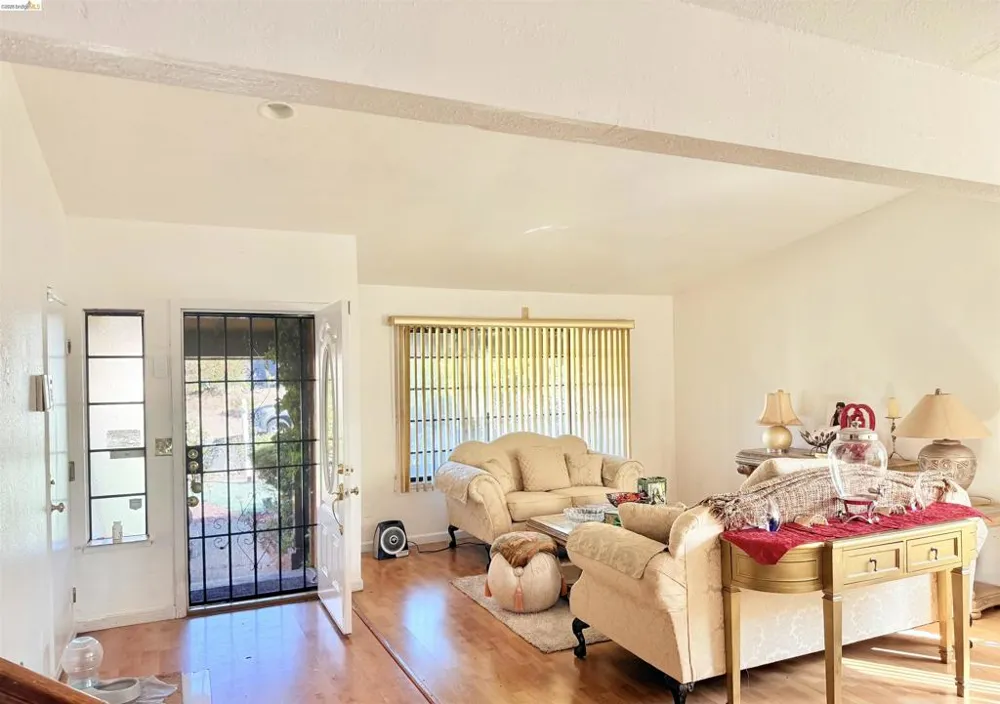 133 Meadowlark Way Hercules, CA 94547