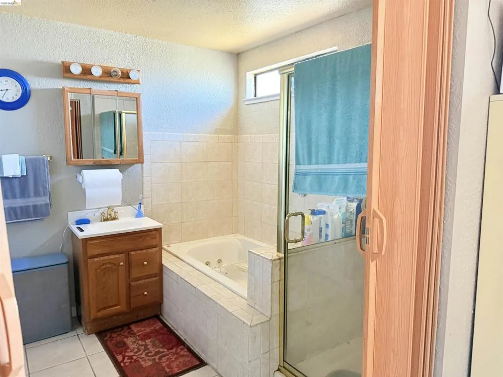 133 Meadowlark Way Hercules, CA 94547