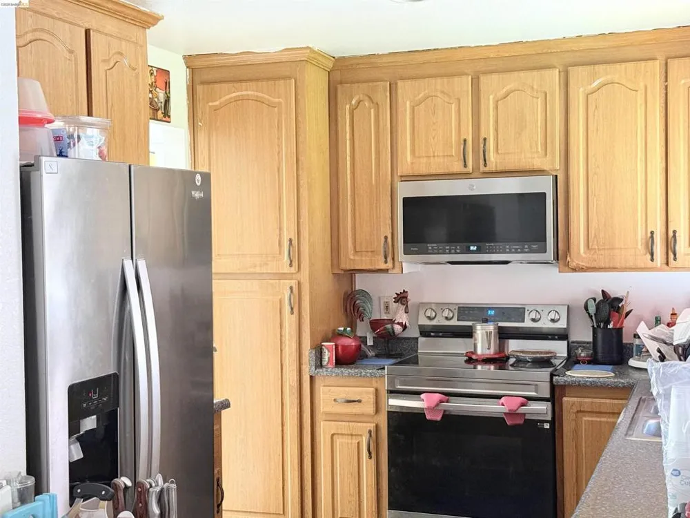 133 Meadowlark Way Hercules, CA 94547