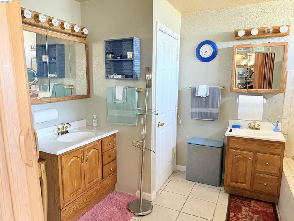 133 Meadowlark Way Hercules, CA 94547