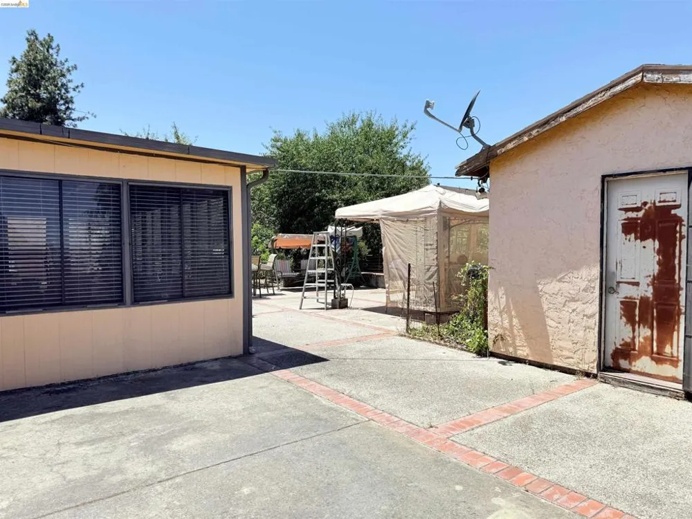 133 Meadowlark Way Hercules, CA 94547