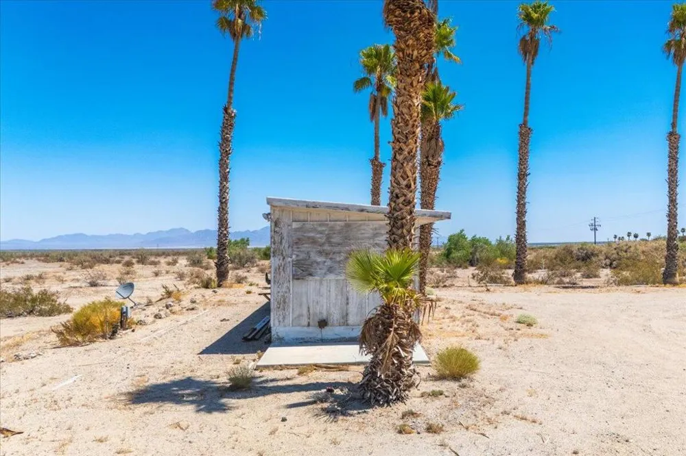 43960 Shasta Drive Desert Center, CA 92239