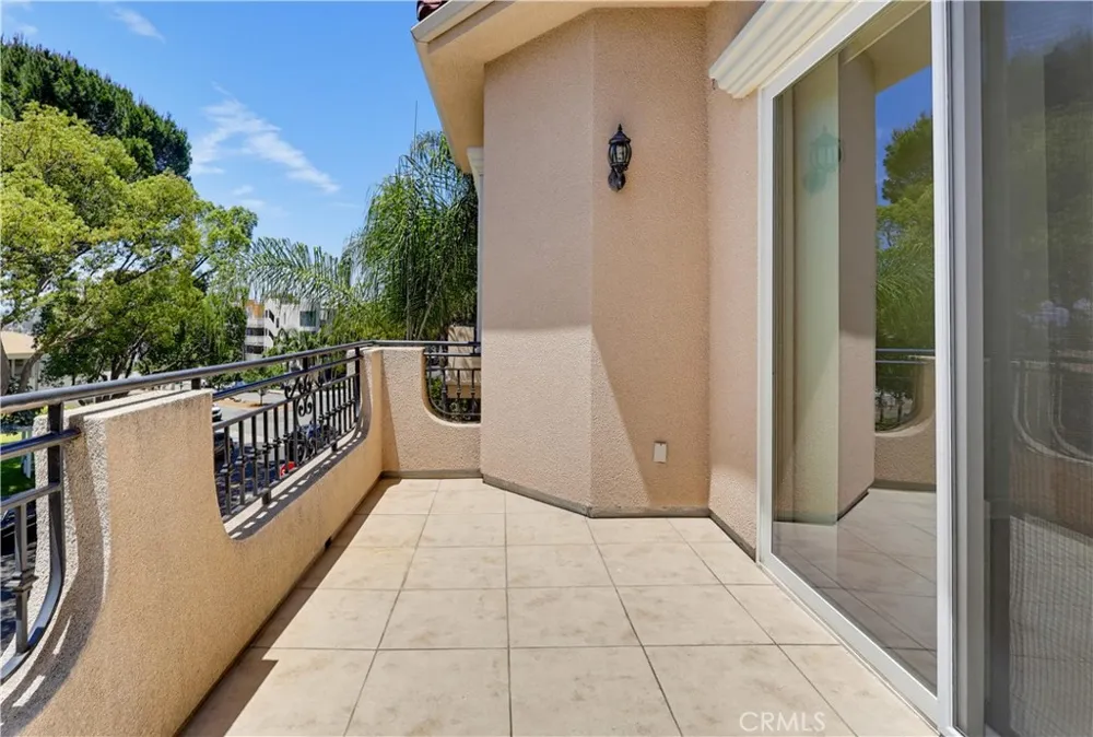 350 Bethany Road Burbank, CA 91504