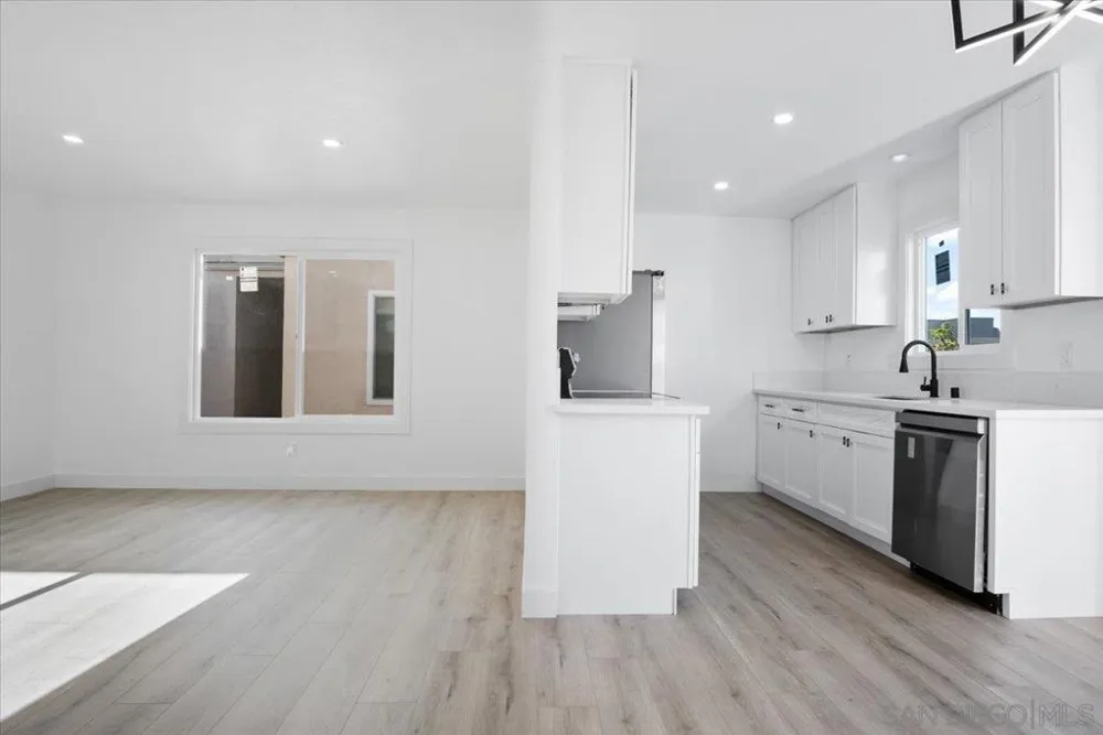 4180 Cleveland Ave San Diego, CA 92103