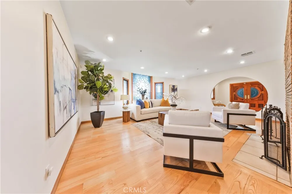 1209 S 8th Avenue Arcadia, CA 91006