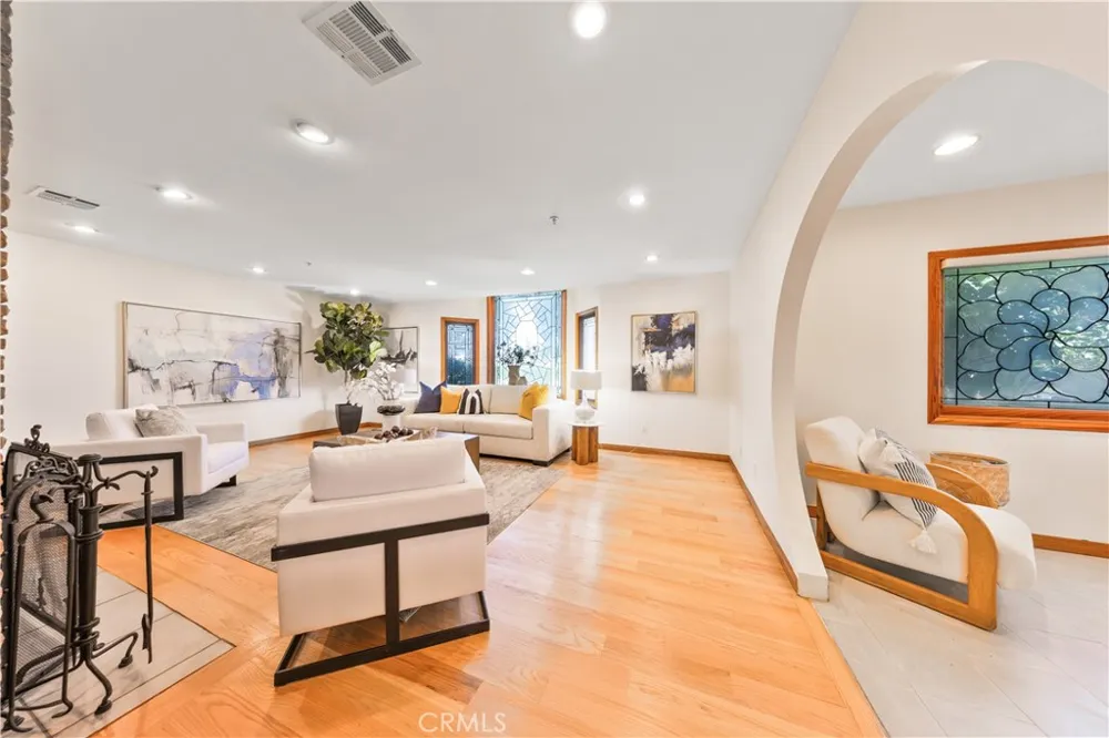 1209 S 8th Avenue Arcadia, CA 91006