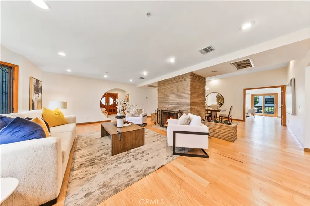 1209 S 8th Avenue Arcadia, CA 91006