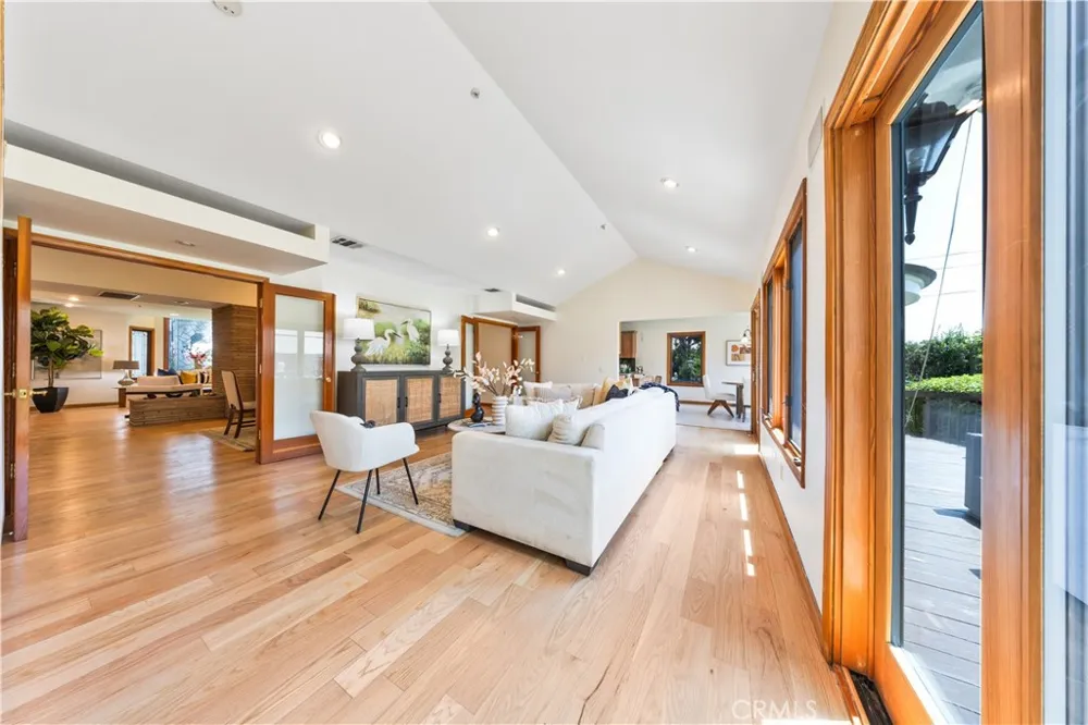 1209 S 8th Avenue Arcadia, CA 91006