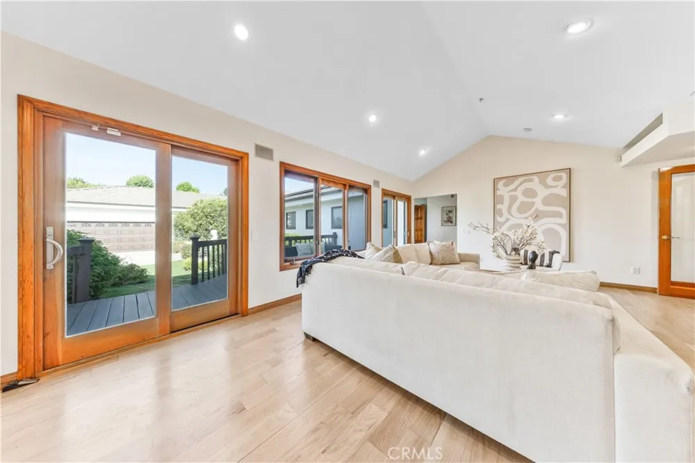 1209 S 8th Avenue Arcadia, CA 91006