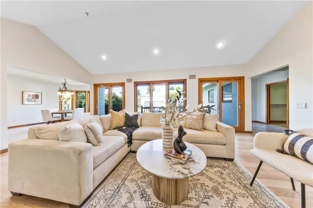1209 S 8th Avenue Arcadia, CA 91006
