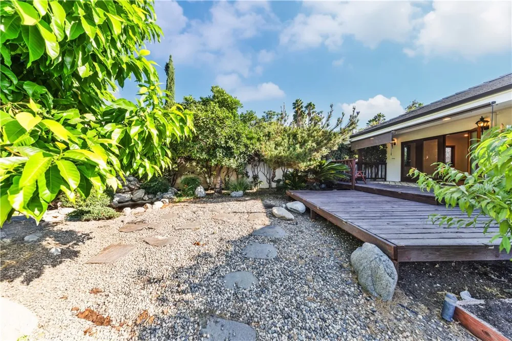1209 S 8th Avenue Arcadia, CA 91006