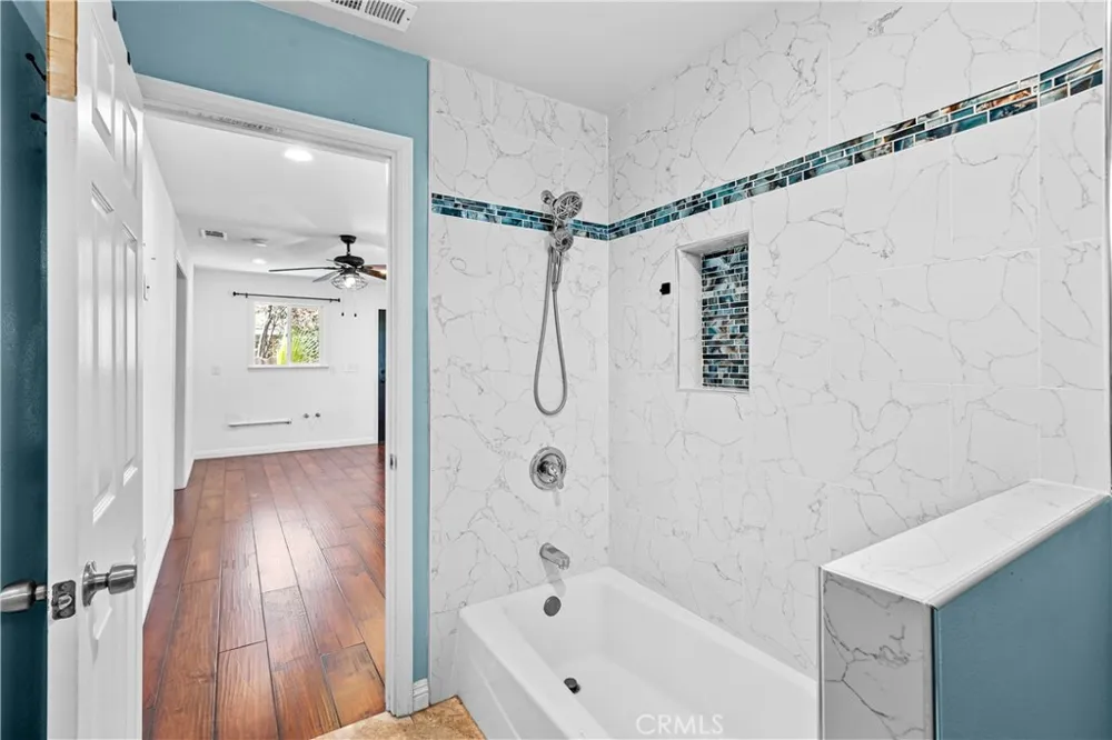 914 Valencia Los Banos, CA 93635