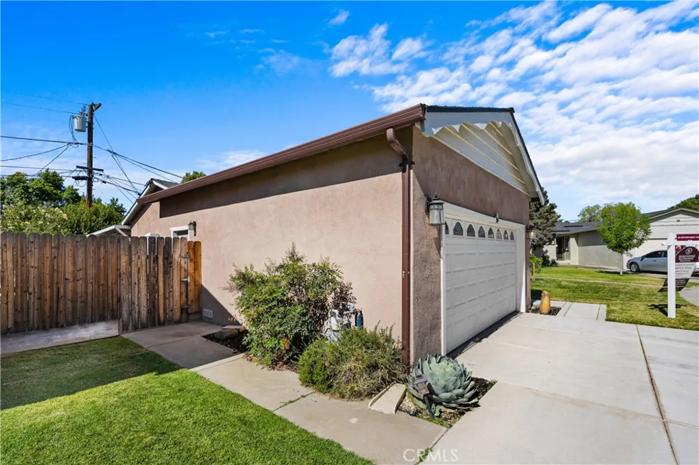 914 Valencia Los Banos, CA 93635