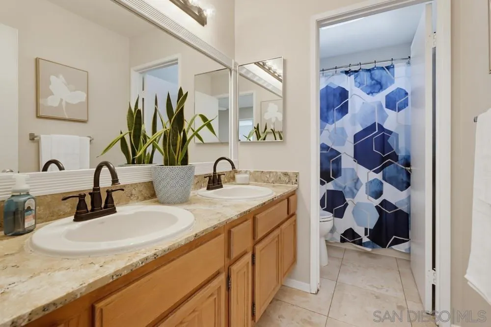 8391 Suntree Pl San Diego, CA 92119