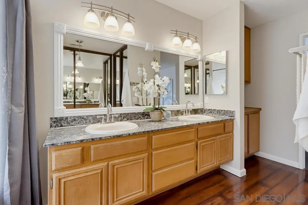 8391 Suntree Pl San Diego, CA 92119