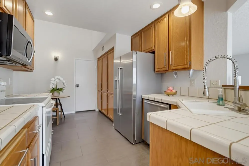 8391 Suntree Pl San Diego, CA 92119