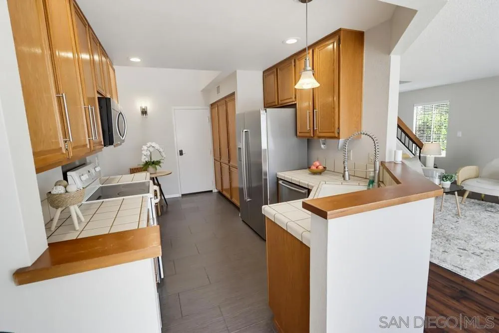 8391 Suntree Pl San Diego, CA 92119