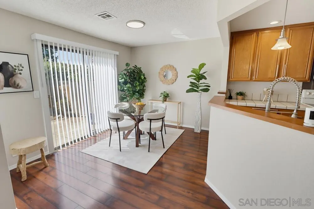 8391 Suntree Pl San Diego, CA 92119
