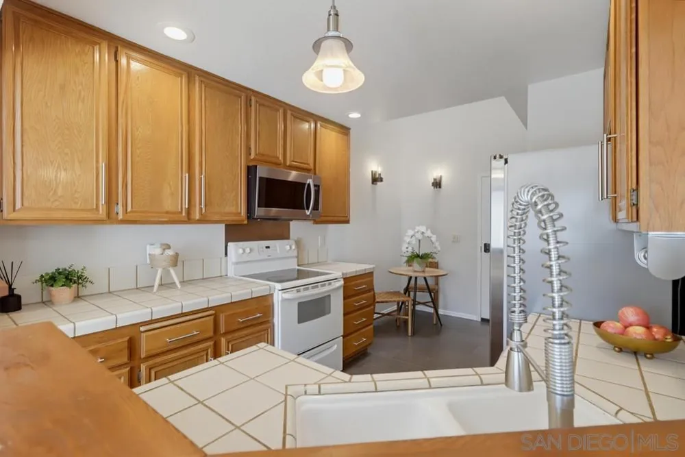 8391 Suntree Pl San Diego, CA 92119