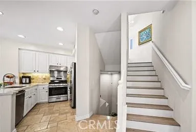 317 Tall Oak Irvine, CA 92603