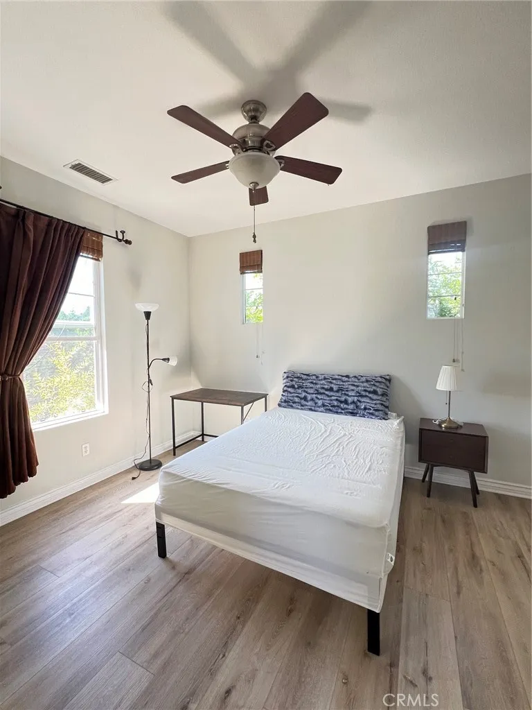317 Tall Oak Irvine, CA 92603