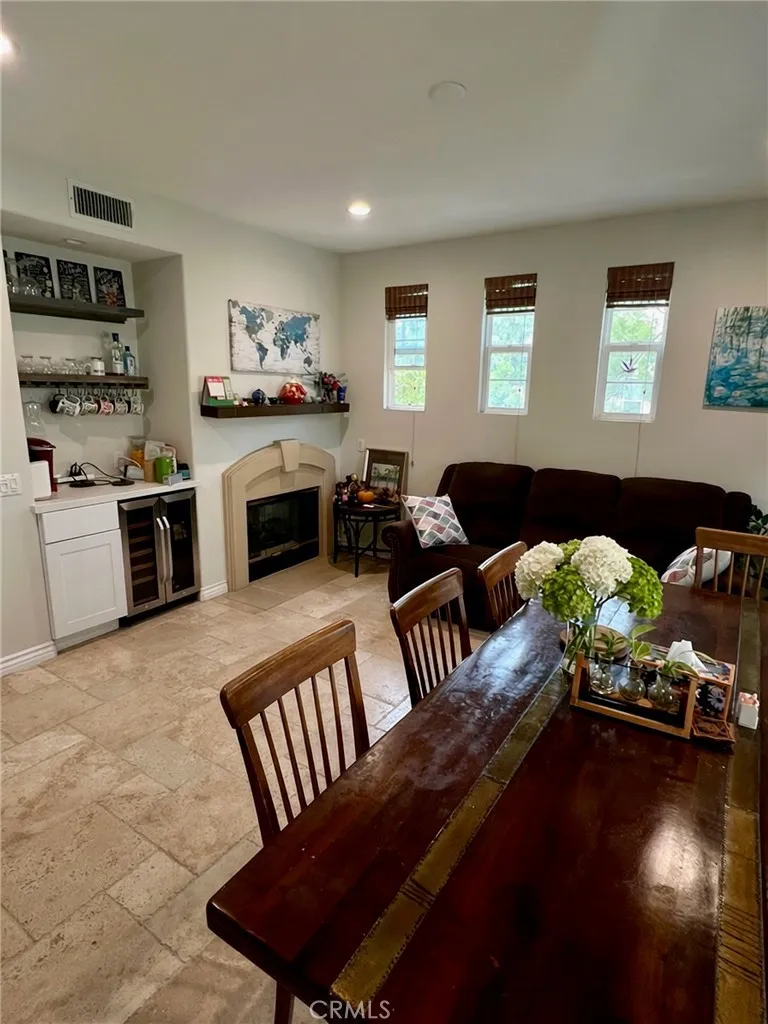 317 Tall Oak Irvine, CA 92603