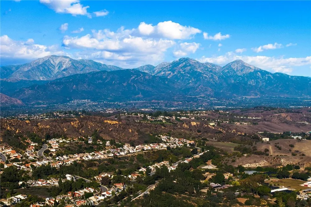 1359 Point Loma Walnut, CA 91789
