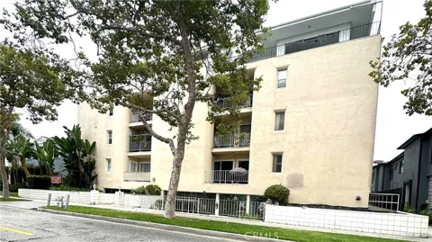 423 S Rexford Drive #303