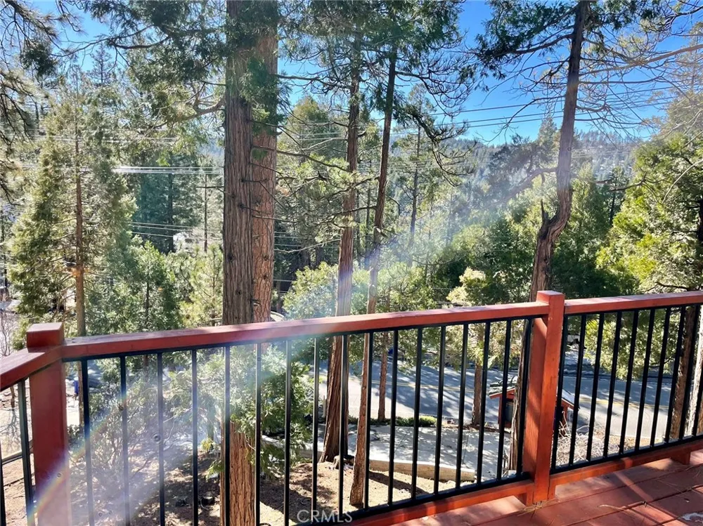 521 Grass Valley Road Lake Arrowhead, CA 92352