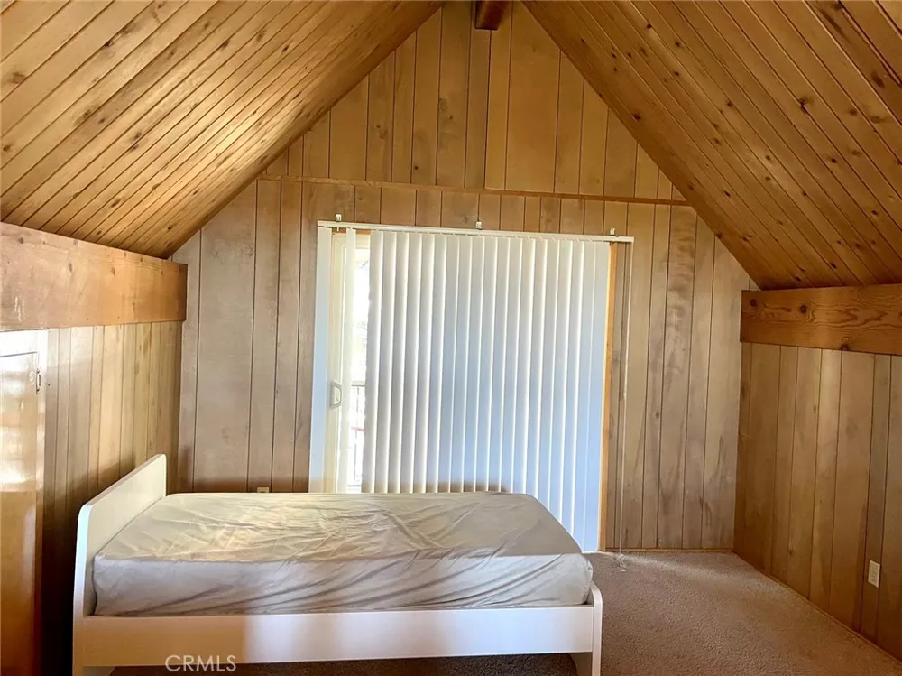 521 Grass Valley Road Lake Arrowhead, CA 92352