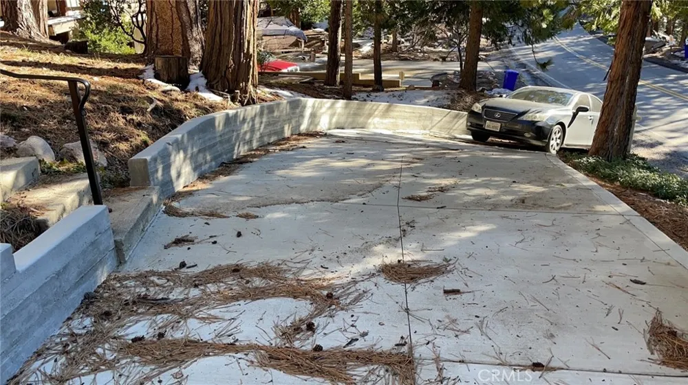 521 Grass Valley Road Lake Arrowhead, CA 92352