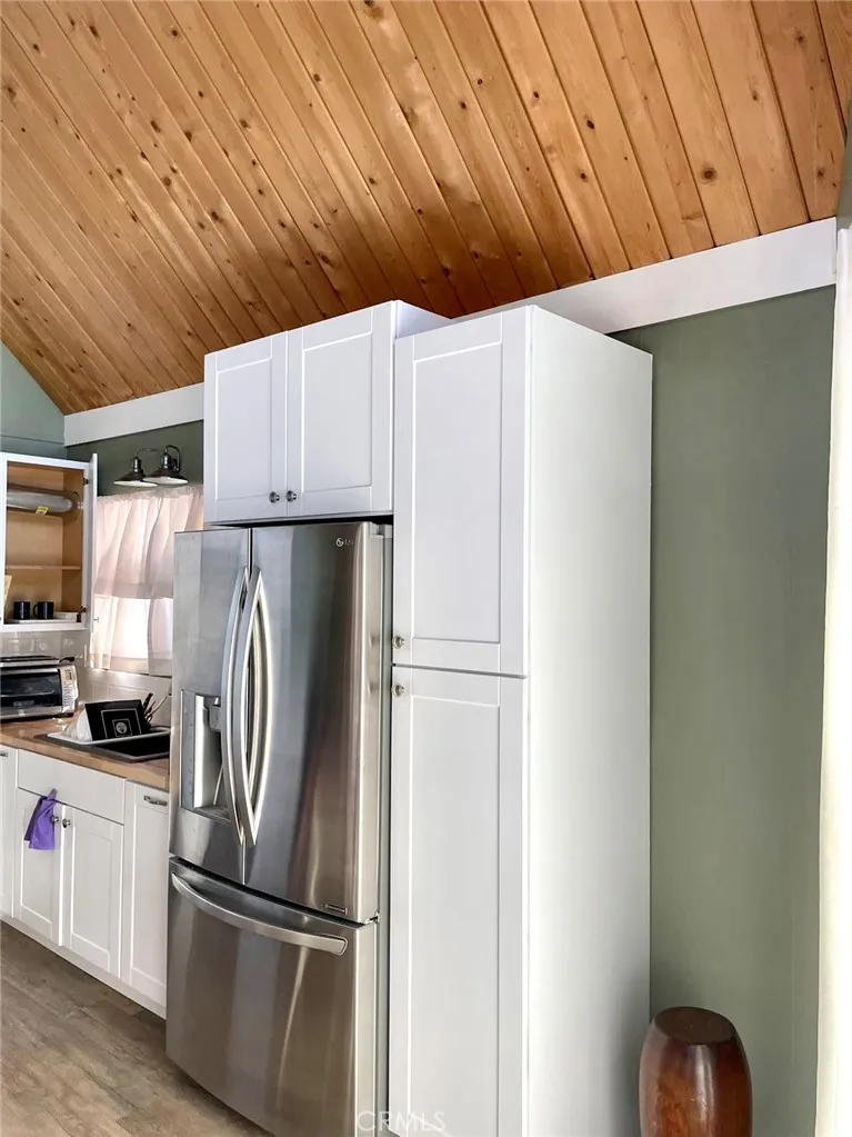 521 Grass Valley Road Lake Arrowhead, CA 92352