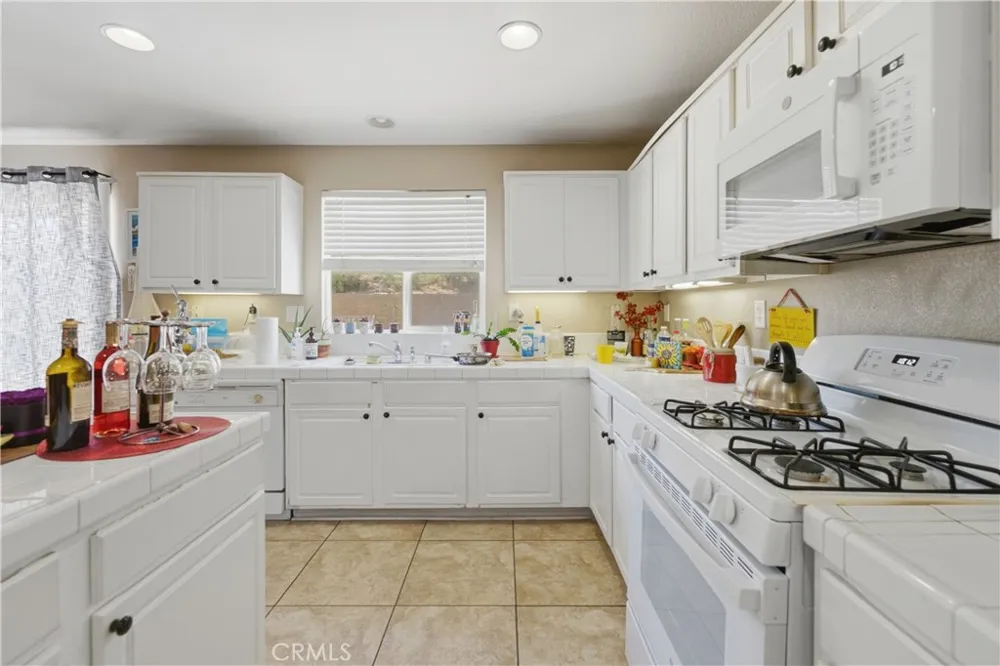 2802 Pewter Palmdale, CA 93550