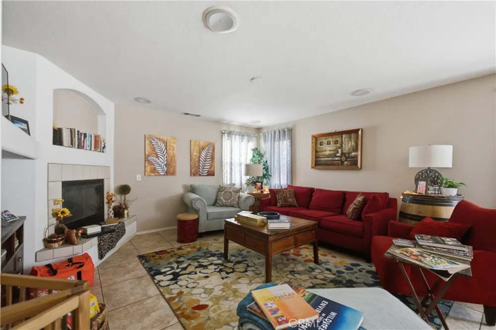 2802 Pewter Palmdale, CA 93550