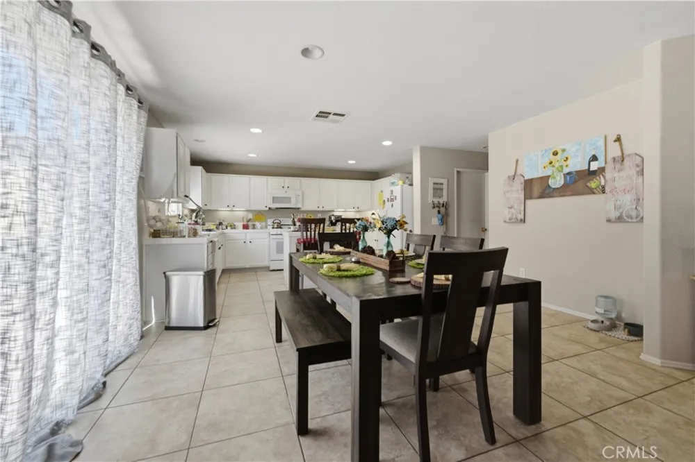 2802 Pewter Palmdale, CA 93550