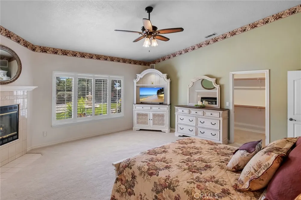 6955 Oak View Court Oak Hills, CA 92344