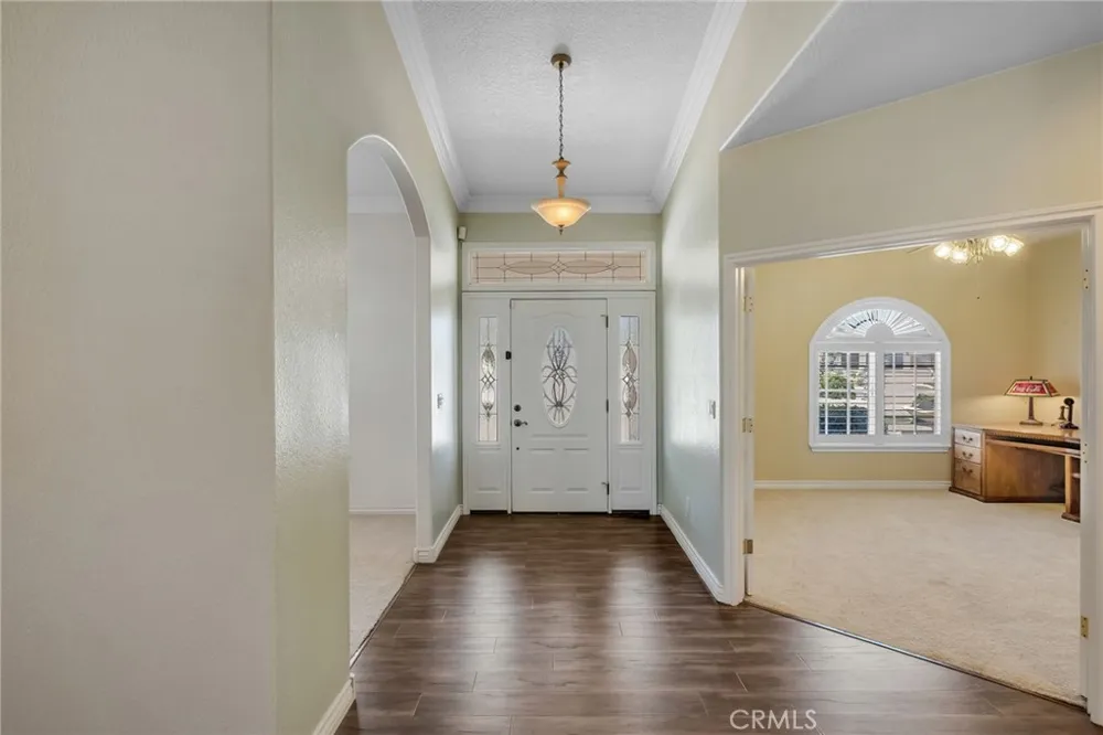 6955 Oak View Court Oak Hills, CA 92344