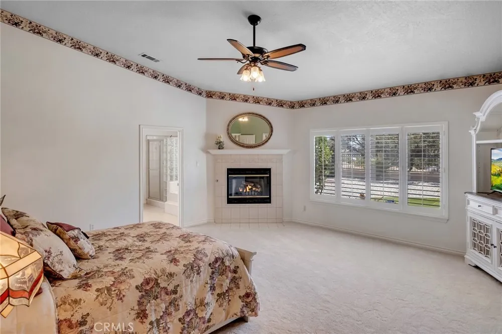 6955 Oak View Court Oak Hills, CA 92344