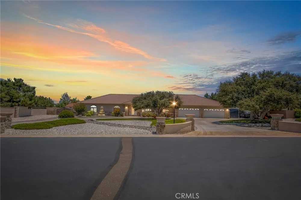 6955 Oak View Court Oak Hills, CA 92344