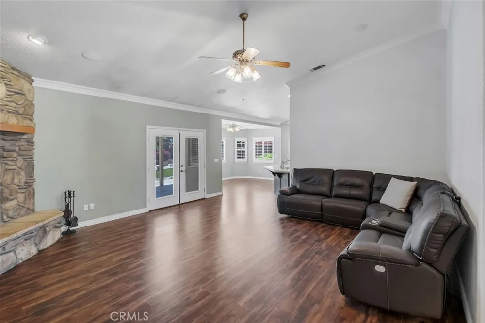 6955 Oak View Court Oak Hills, CA 92344