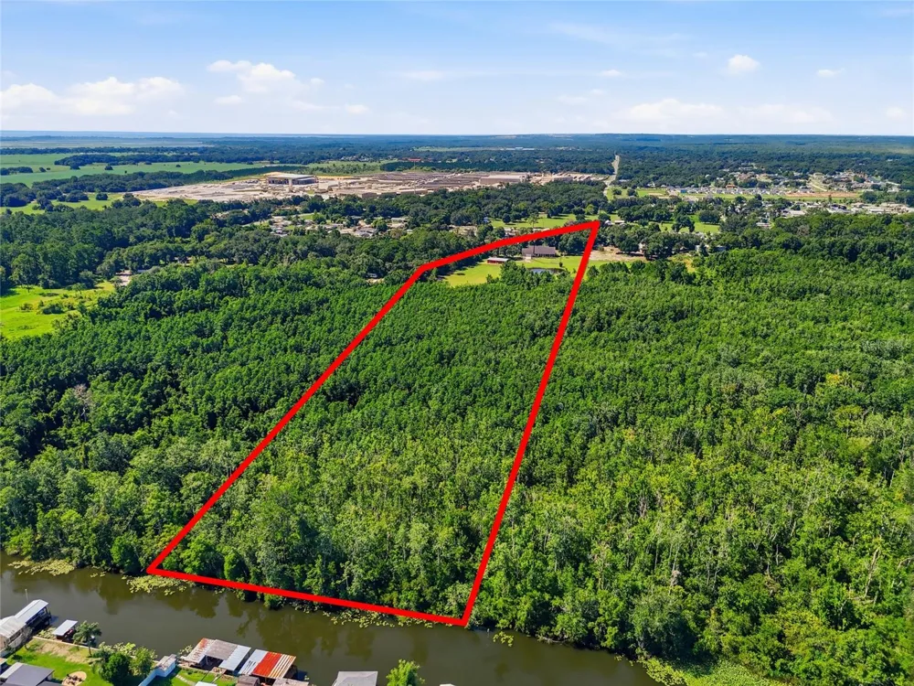 13525 PALM DRIVE Astatula, FL 34705