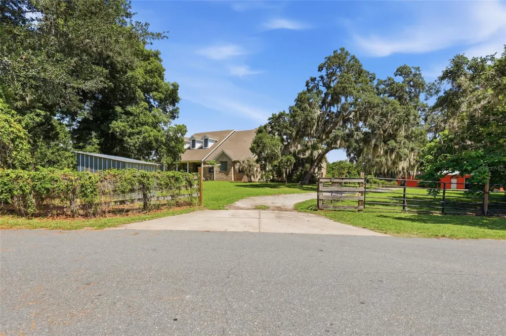 13525 PALM DRIVE Astatula, FL 34705
