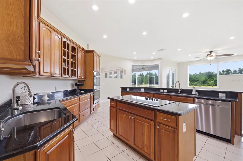 13525 PALM DRIVE Astatula, FL 34705